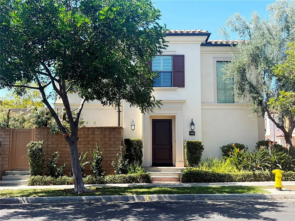 3 bed, 2.5 bath, 1841 sqft, $4,950 — Photo 1