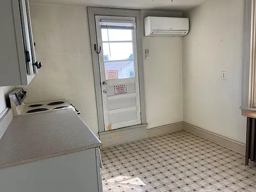 207 E Philadelphia Ave #5 Photo 1