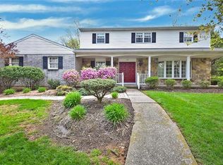 8 Devon Dr, Easton, PA 18045