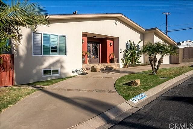 1st image of 989 Calle Miramar