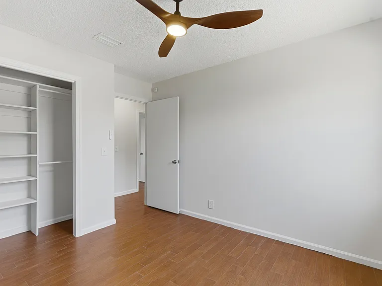 404 Westgate Cir — Photo 17