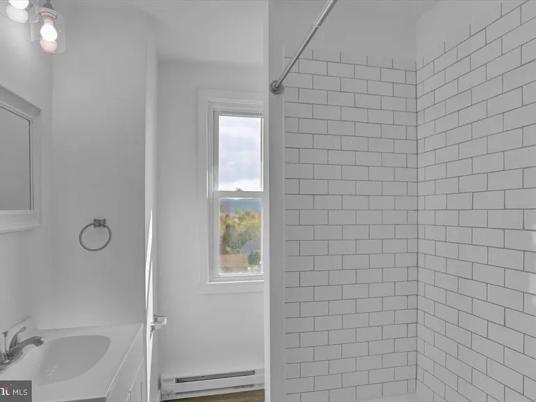 3208 Main St #1 — Photo 18