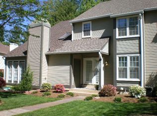 10021 Beacon Pond Ln, Burke, VA 22015