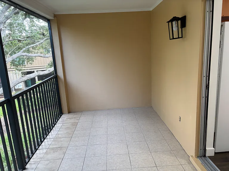 741 Palm View Dr — Photo 9