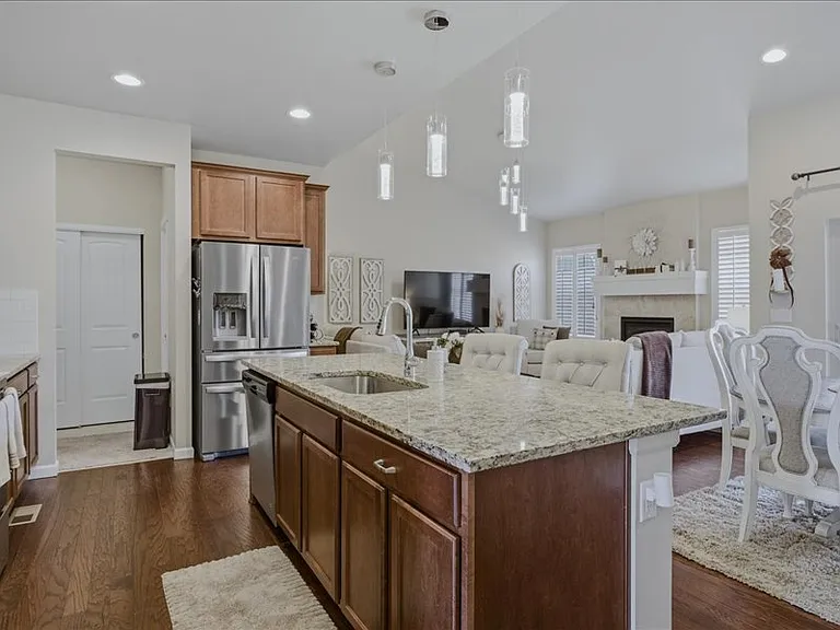 11825 Sandcastle Ct — Photo 4