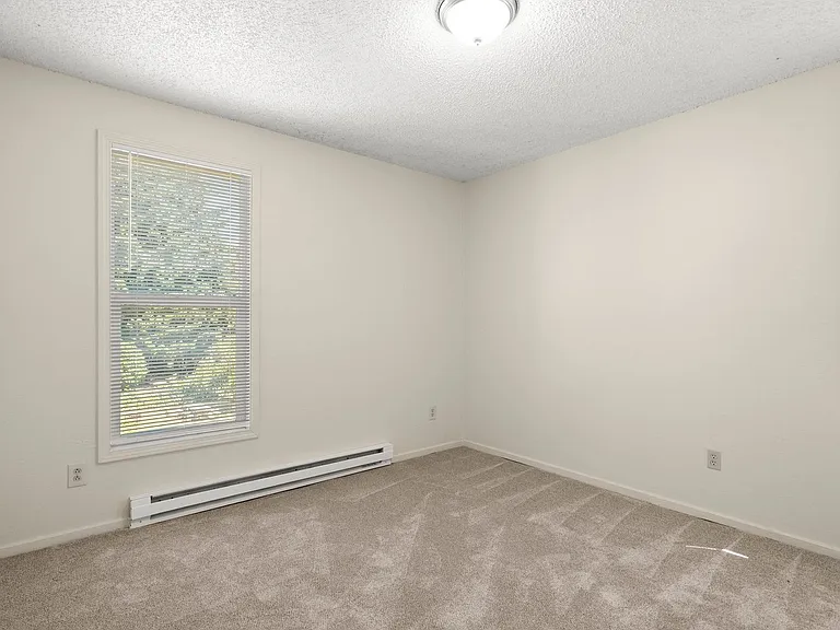 2040-2050 NE Rodney Ave — Photo 9