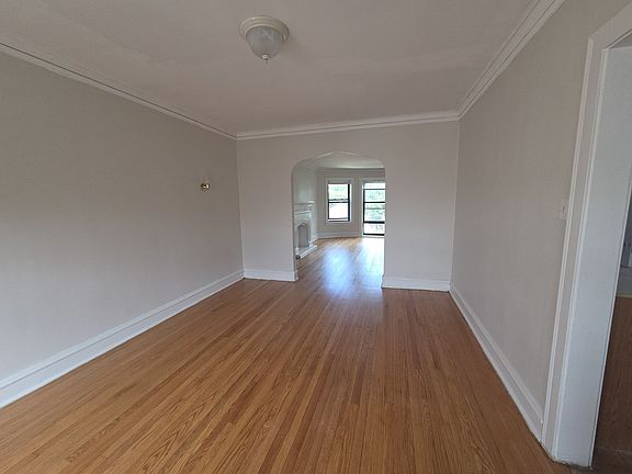 2nd image of 6204 N Rockwell St #3