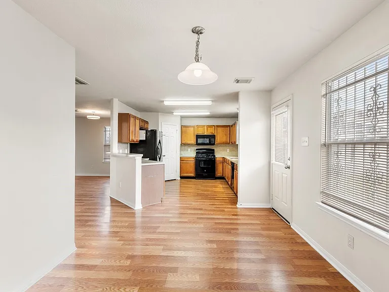 3111 Holly Ranch Dr — Photo 16