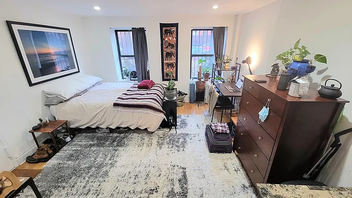 Rented by New York Dwellings LLC | media 10