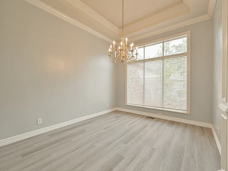 2424 Ashebury Way — Photo 10