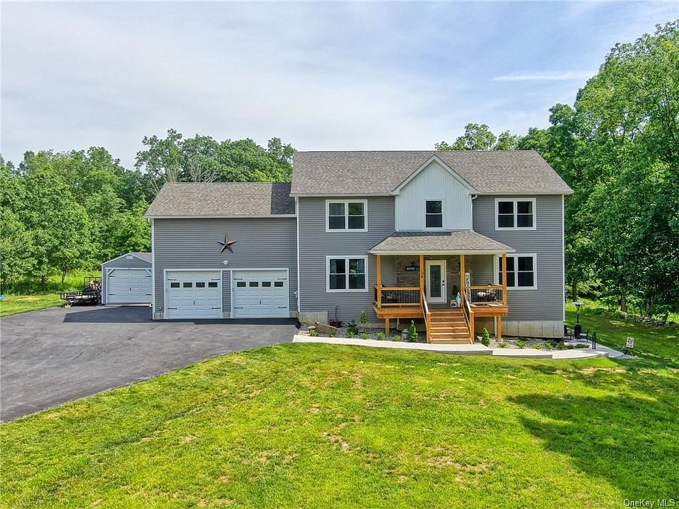 1st image of 24 Woodside Ct