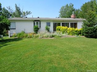 404 Quaker Rd, East Aurora, NY 14052