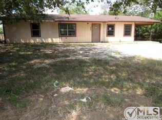504 N Rancho Rd, Nixon, TX 78140