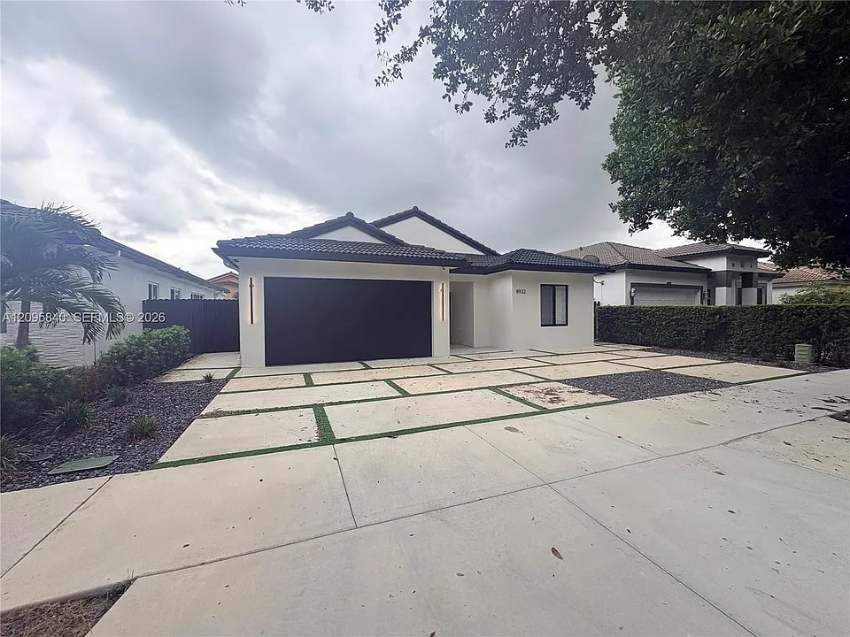 8932 NW 149th Ter