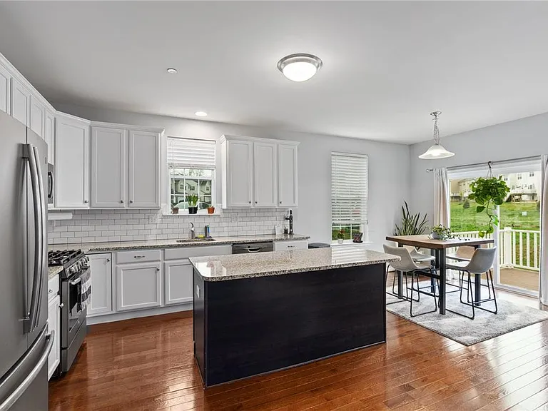 301 Redclover Ln — Photo 22