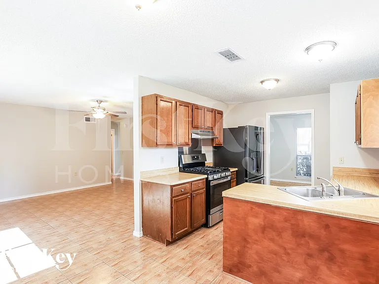 10232 Flatland Trl — Photo 7
