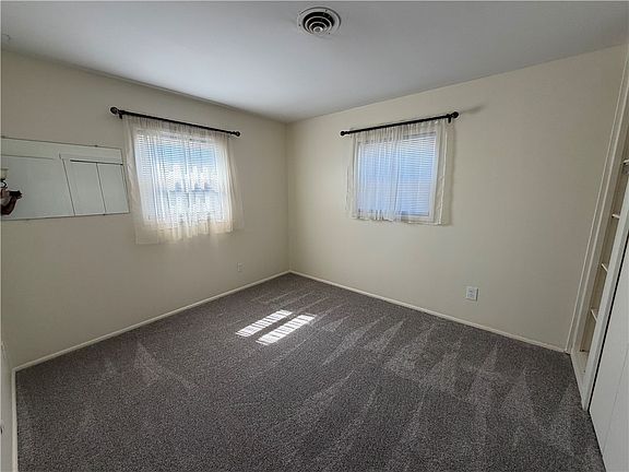 4th image of 4733 Barnhart Ave