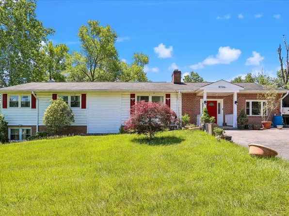 9704 Sunset Dr, Rockville, MD 20850