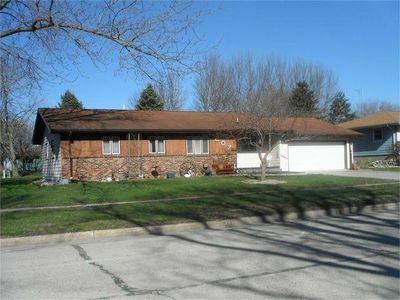 207 N Superior St, Emmetsburg, IA, 50536