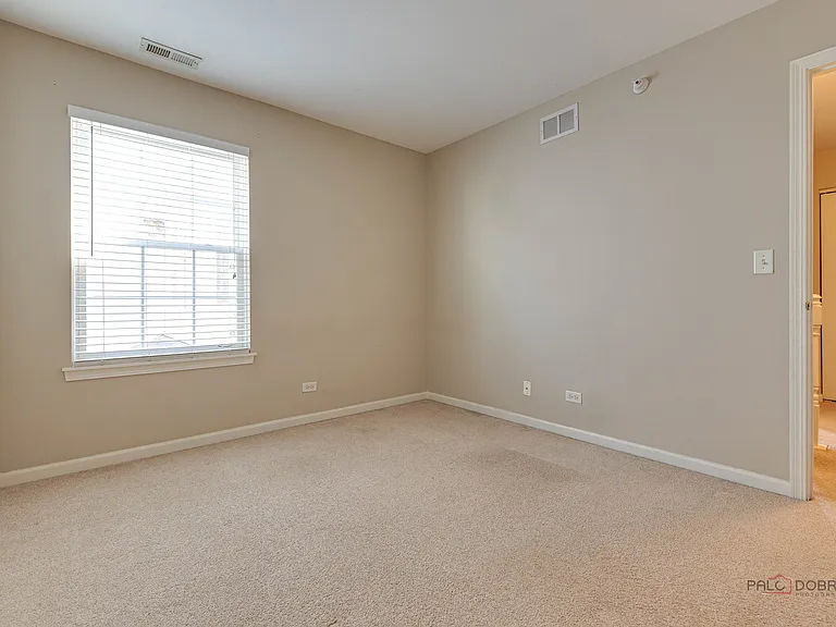 2487 Dickens Dr — Photo 16