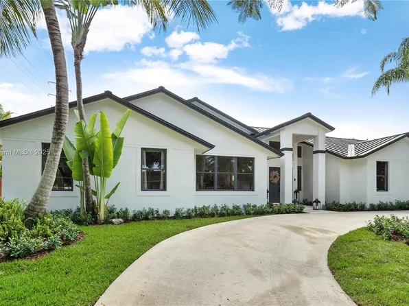 8910 SW 160th St, Palmetto Bay, FL 33157