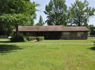 37 Moore Rd, Picayune, MS 39466