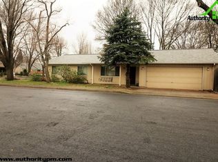 414 Rivella Vista Dr, Redding, CA 96001