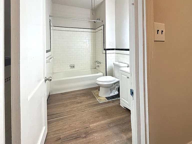 6927 Guilford Rd — Photo 2