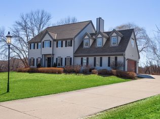 4075 Clare Bridge Ln, Brookfield, WI 53005