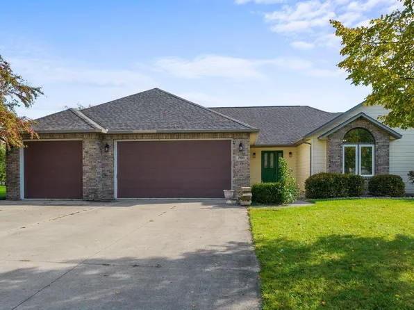 700 N Edgewood Ln, Angola, IN 46703