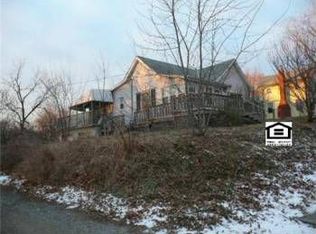 1015 N 10th St, Atchison, KS 66002