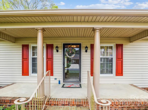 1007 Wentworth Dr, Kannapolis, NC 28081