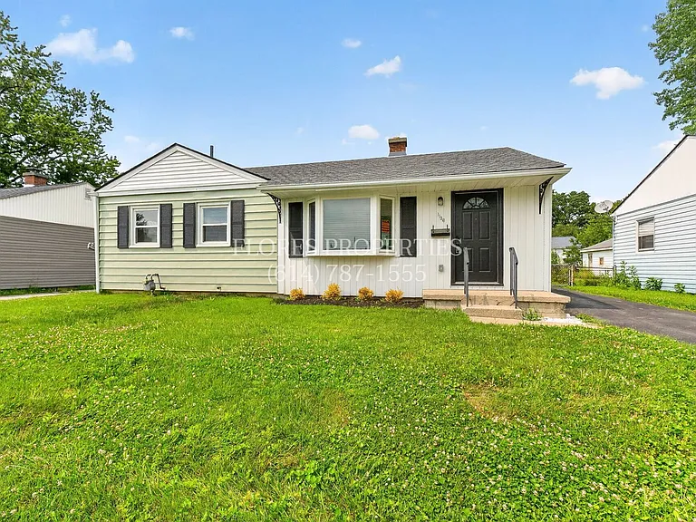 1136 Pauline Ave — Photo 3