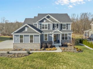 680 Scarlett Ln, Aurora, OH 44202