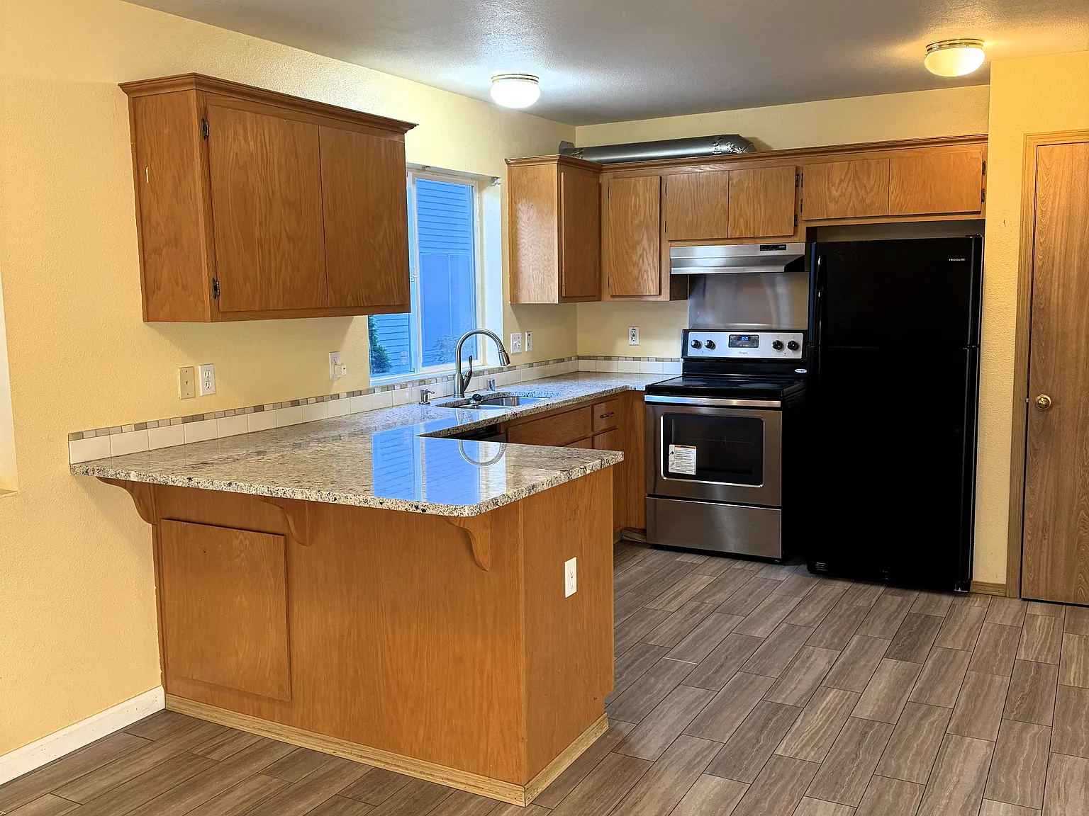 3 bed, 2.5 bath, 1560 sqft, $2,645 — Photo 3