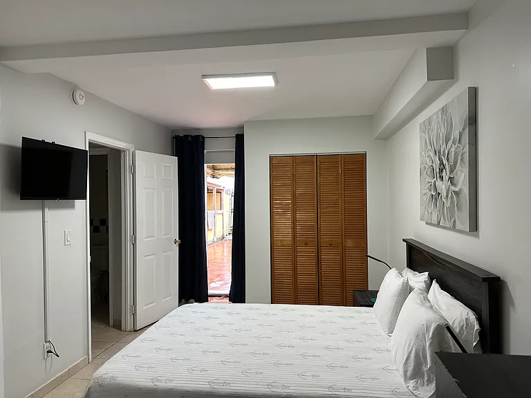 300 Georgia St #4B — Photo 11