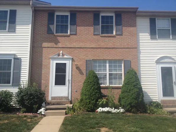 259 Greenland Dr, Lancaster, PA 17602
