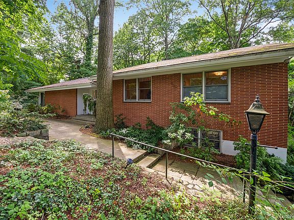2nd image of 160 Hampshire Road