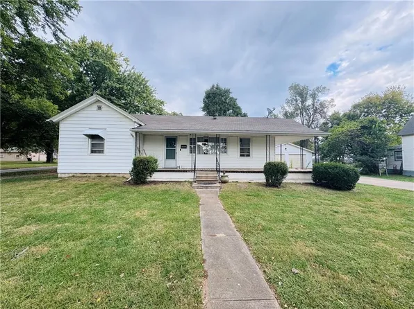 505 E 2nd Ave, Garnett, KS 66032