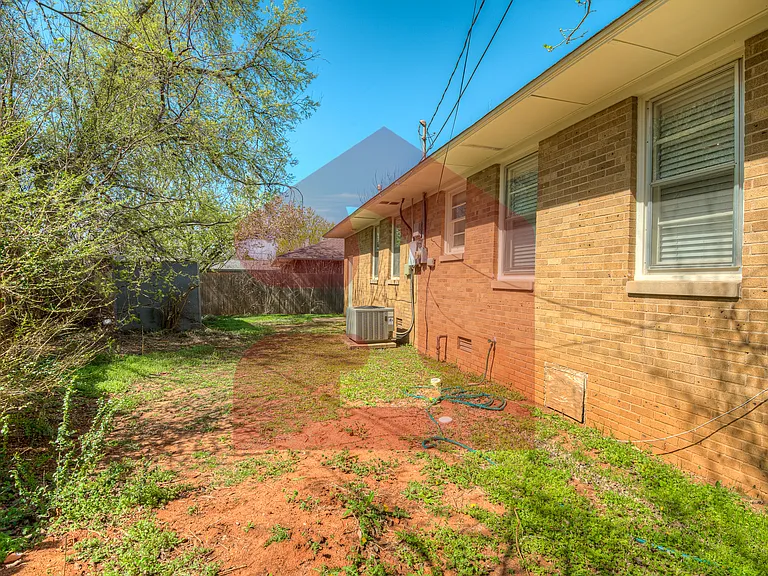 2104 Churchill Way — Photo 36