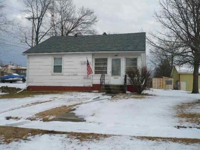 103 W Chestnut St, Lexington, IL, 61753
