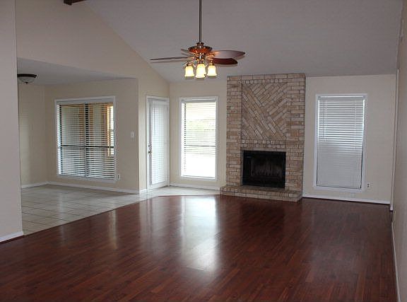 2nd image of 213 Chesapeake Ave