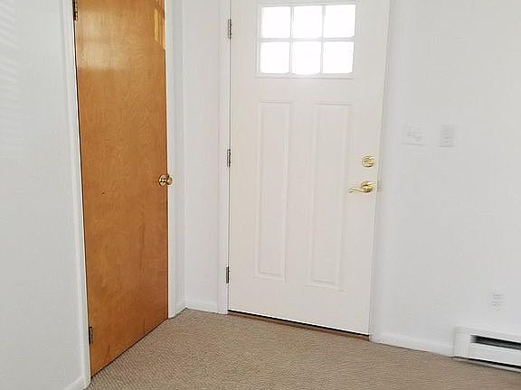 Foyer w Spacious Coat Closet