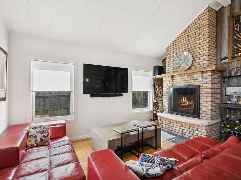 24 Pleasant Ln — Photo 24