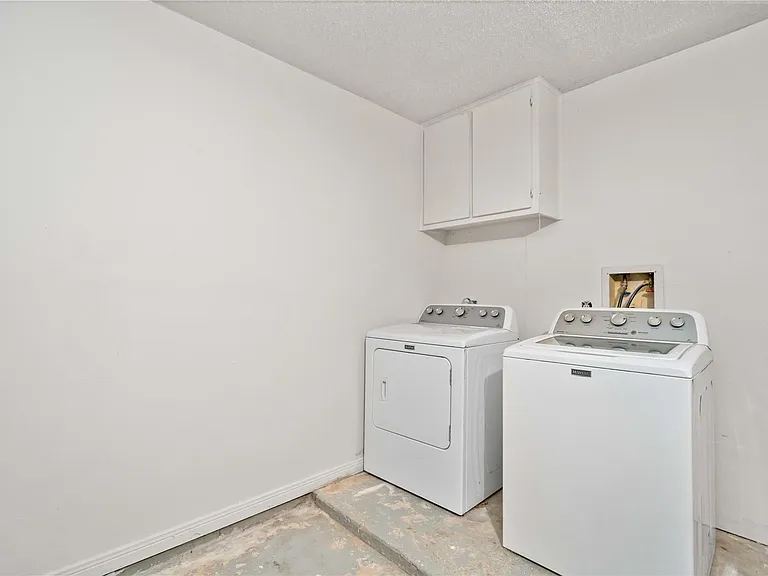 16054 Hidden Acres Dr — Photo 21