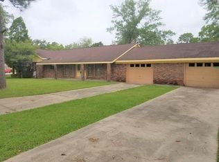 4500 Charles St, Moss Point, MS 39563