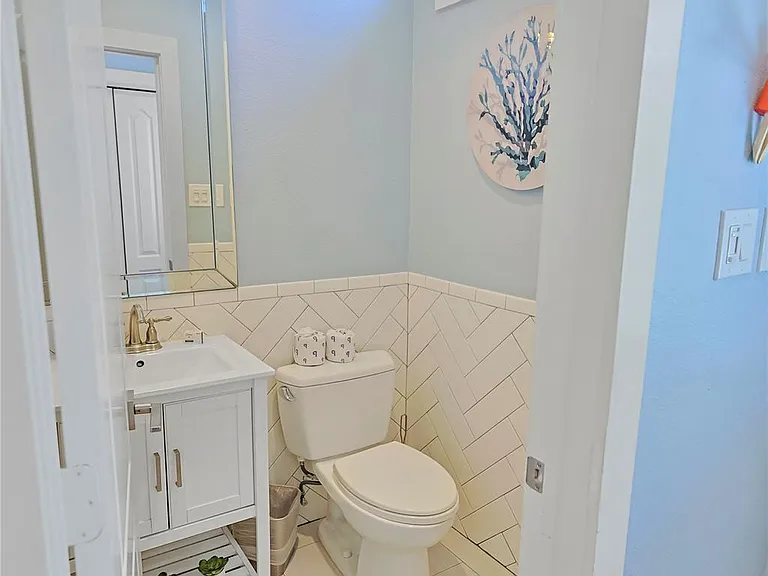 2610 Avenue Q 1/2 — Photo 9