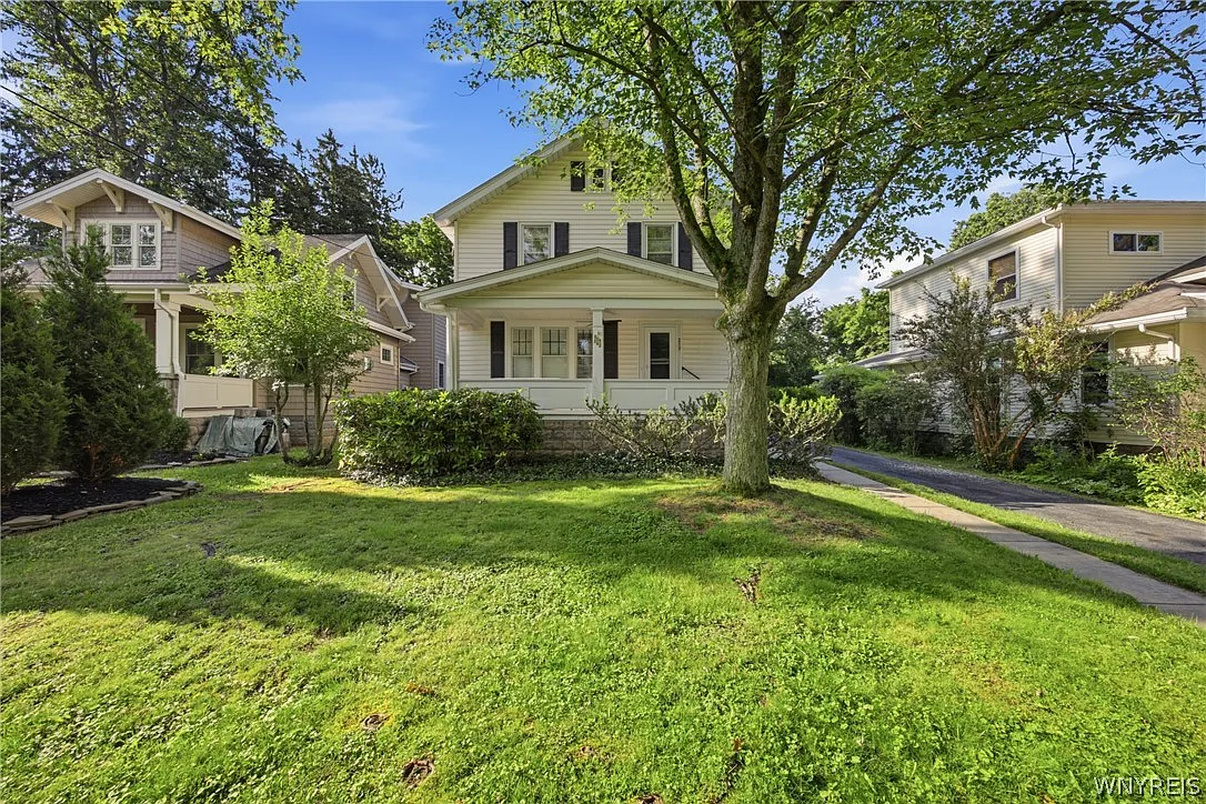 3 bed, 1.5 bath, 1810 sqft, $3,400 — Photo 1
