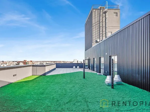 668 Bushwick Avenue image 7 of 14