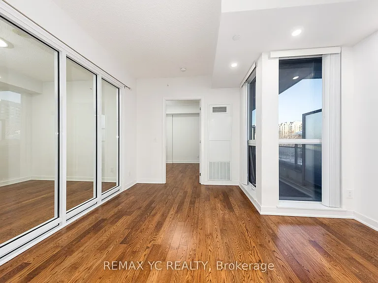 9191 Yonge St #201 — Photo 11